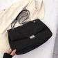 Μια μοντέρνα μικρή τσάντα crossbody με μοντέρνο άρωμα στον ώμο - ένα υπέροχο δώρο